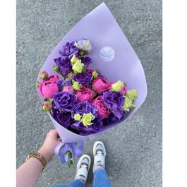 Эустома и пионовидные розы